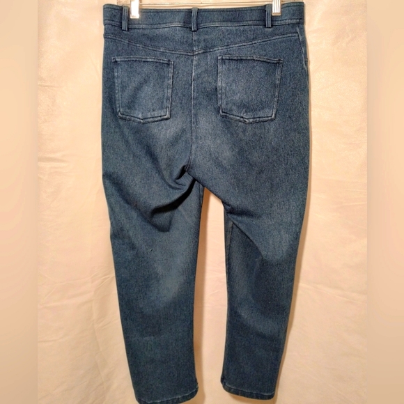 Like new jeans - Picture 2 of 3